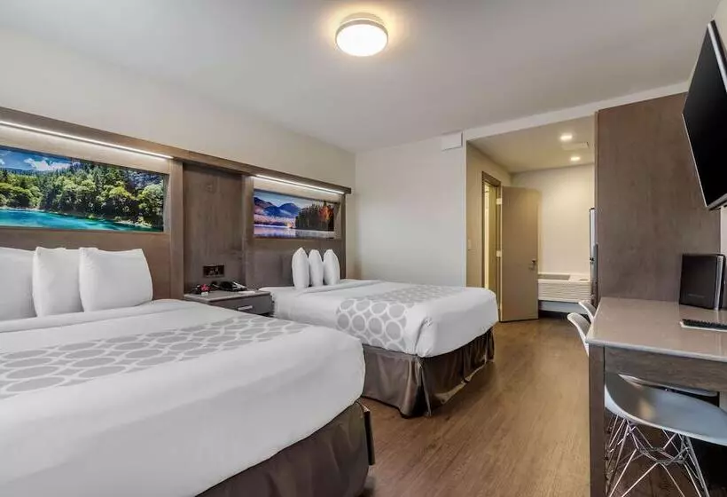 בית מלון כפרי Super 8 By Wyndham Macleod Trail Calgary