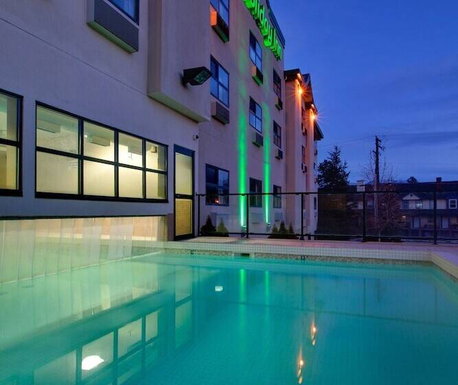 Hotel Doubletree By Hilton Kelowna