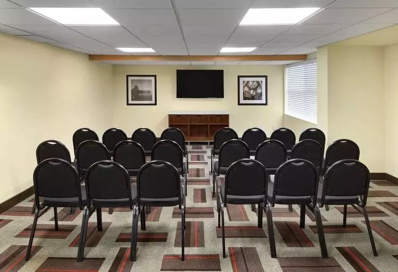 ホテル Four Points By Sheraton Surrey