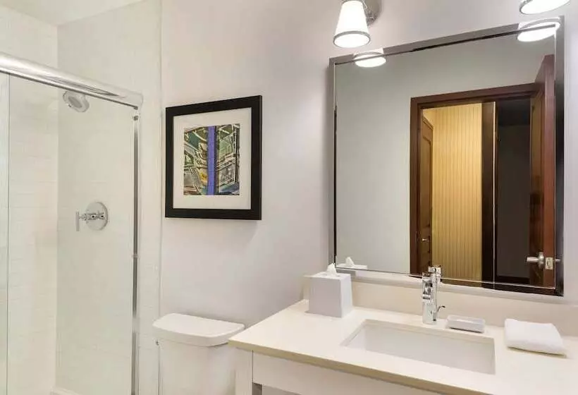 ホテル Four Points By Sheraton Surrey