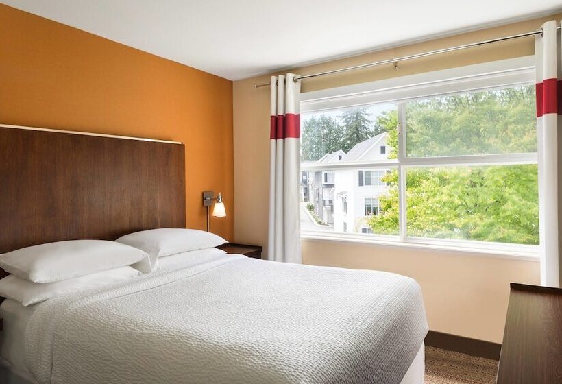 هتل Four Points By Sheraton Surrey