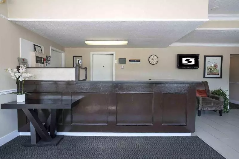 Отель Sandman Inn Blue River