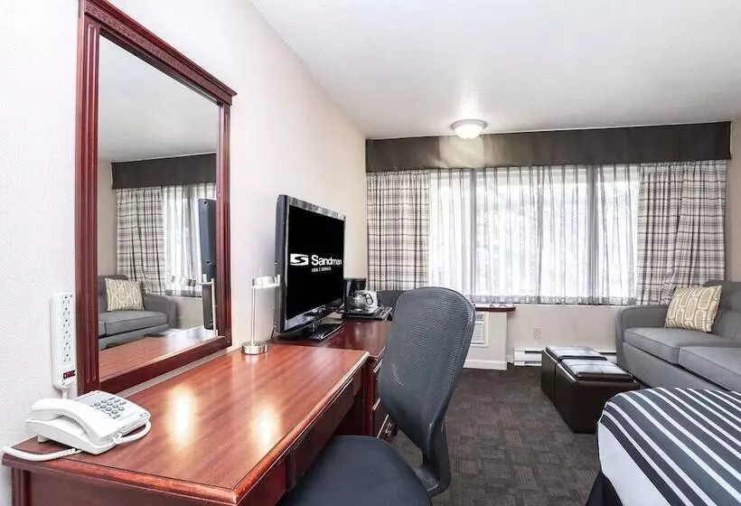 Sandman Hotel Terrace