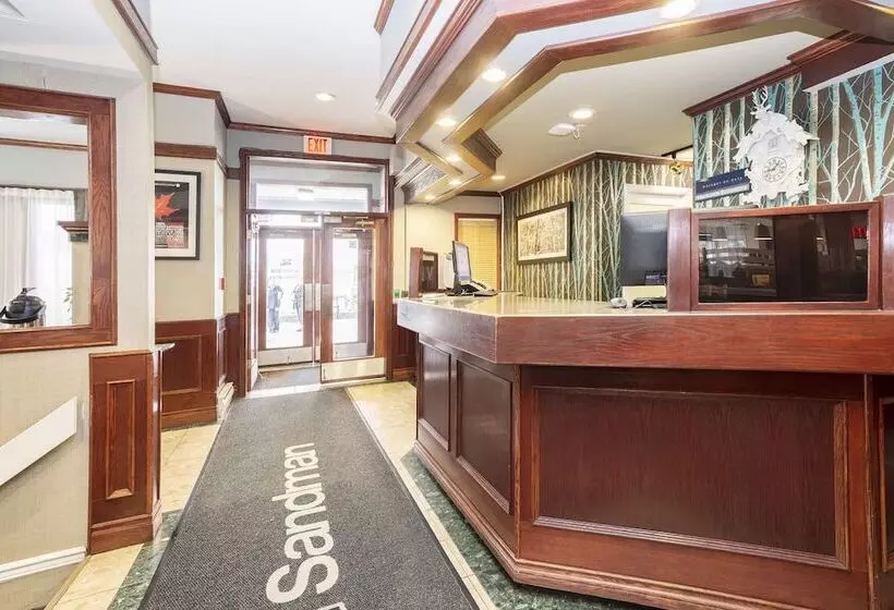 Sandman Hotel Terrace