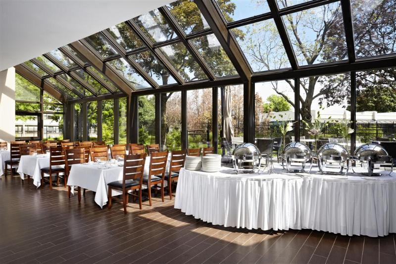 فندق Sheraton Montreal Airport