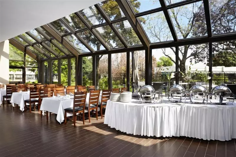 호텔 Sheraton Montreal Airport