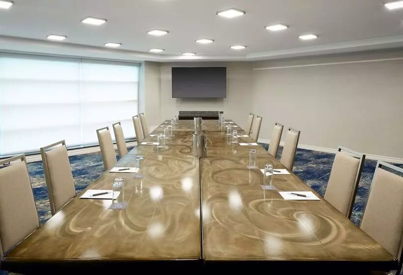 호텔 Sheraton Montreal Airport