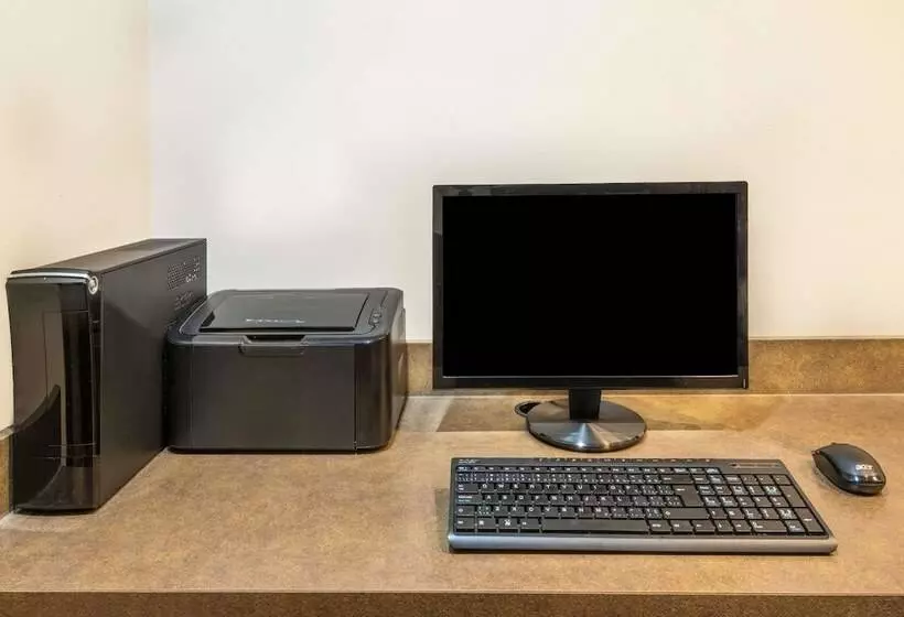 호텔 Super 8 By Wyndham Innisfail