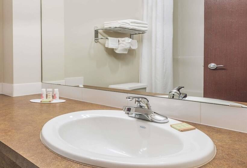 ホテル Super 8 By Wyndham Innisfail