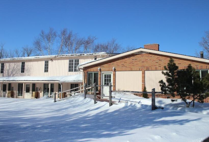 Isaiah Tubbs Resort & Conference Centre