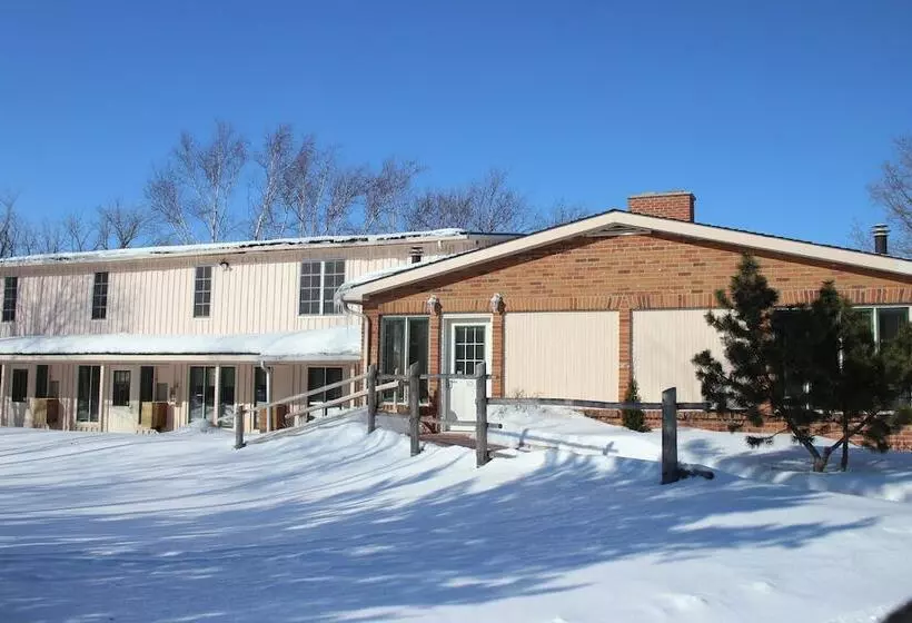 Isaiah Tubbs Resort & Conference Centre