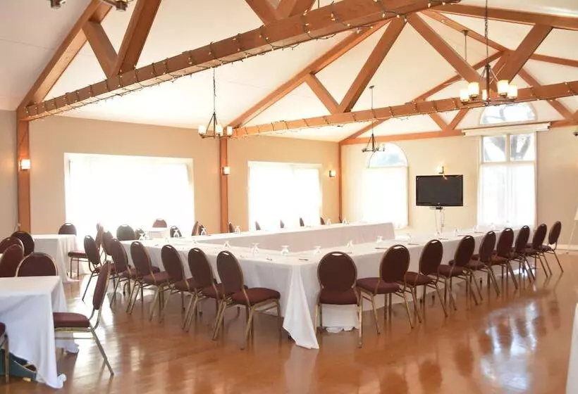 Isaiah Tubbs Resort & Conference Centre