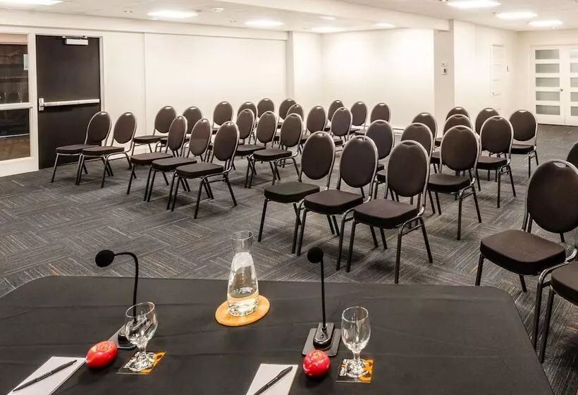 汽车旅馆  Hôtel & Cie