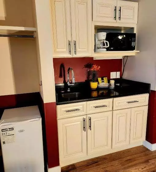 Мотель Rundle Mountain Lodge