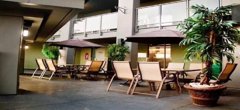 Отель Accent Inns Vancouver Airport