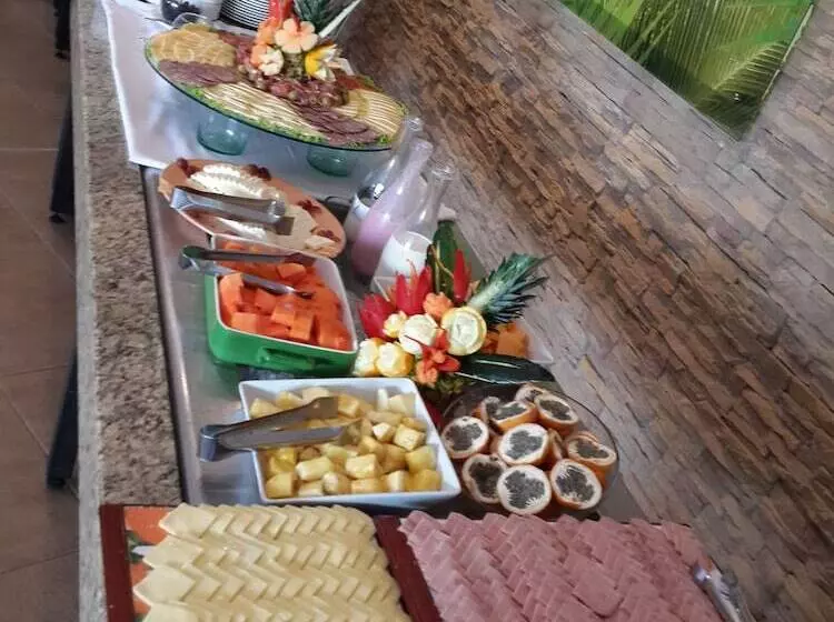 Отель Dann Cali