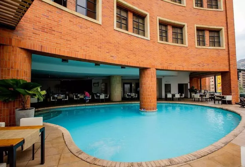 Отель Dann Cali