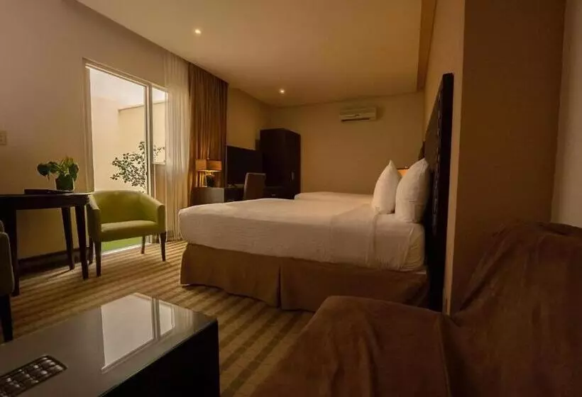 Rincon Del Valle Hotel & Suites