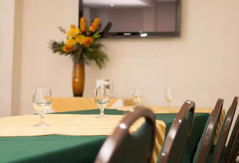 Rincon Del Valle Hotel & Suites