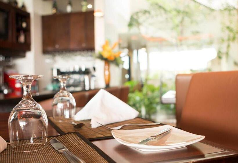 Rincon Del Valle Hotel & Suites