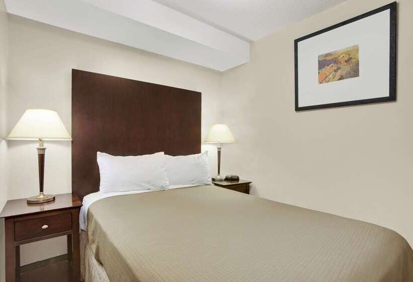 هتل Thriftlodge Saskatoon