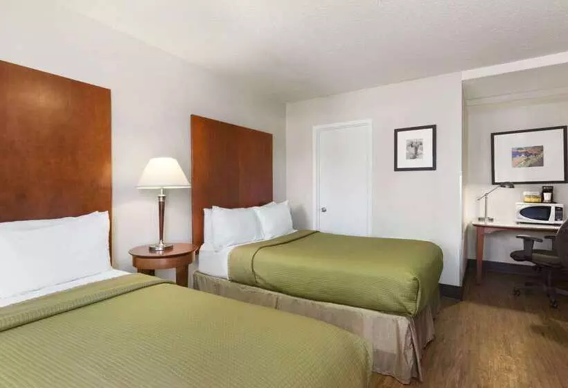 Hotel Thriftlodge Saskatoon