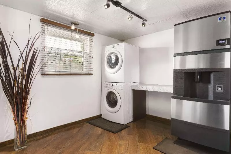 Hotel Thriftlodge Saskatoon