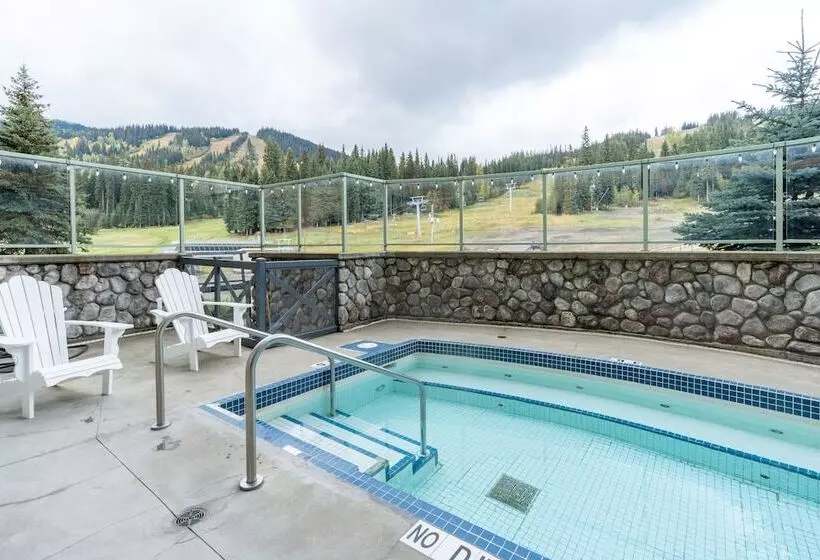 فندق Sundance Lodge