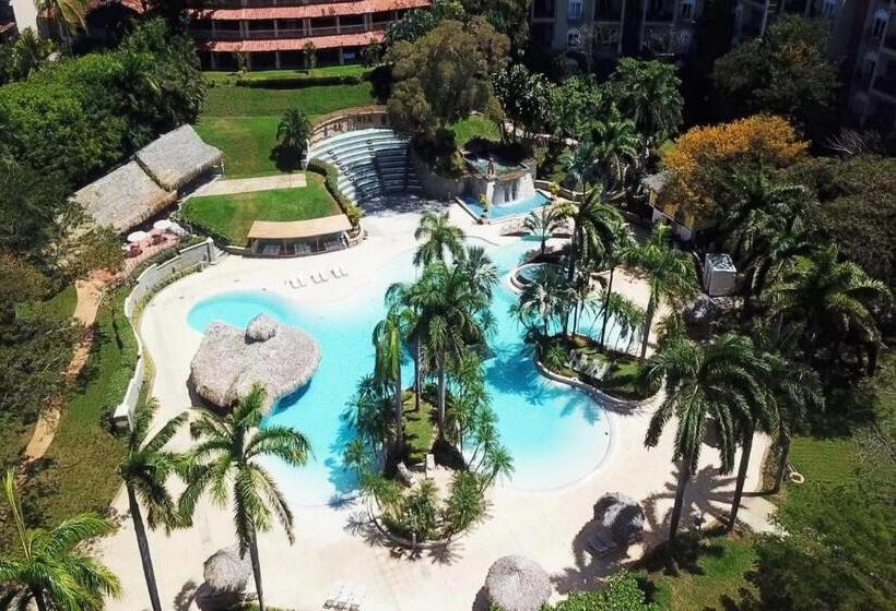 هتل Tamarindo Diria Beach Resort