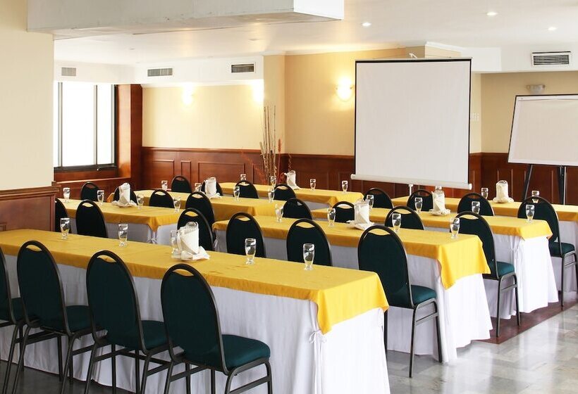 هتل Torre De Cali Plaza