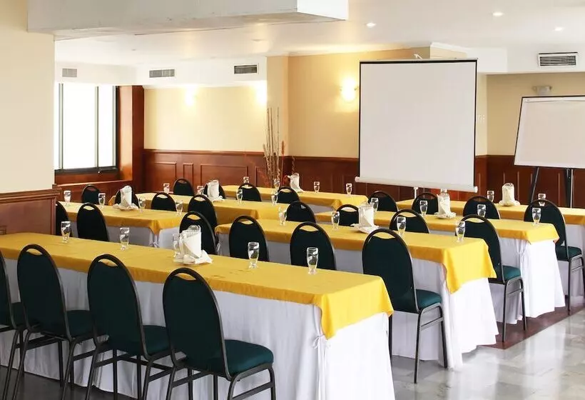 호텔 Torre De Cali Plaza