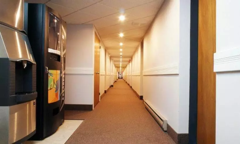 酒店 Travellers Inn