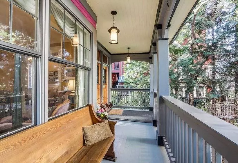 호텔 West End Guest House