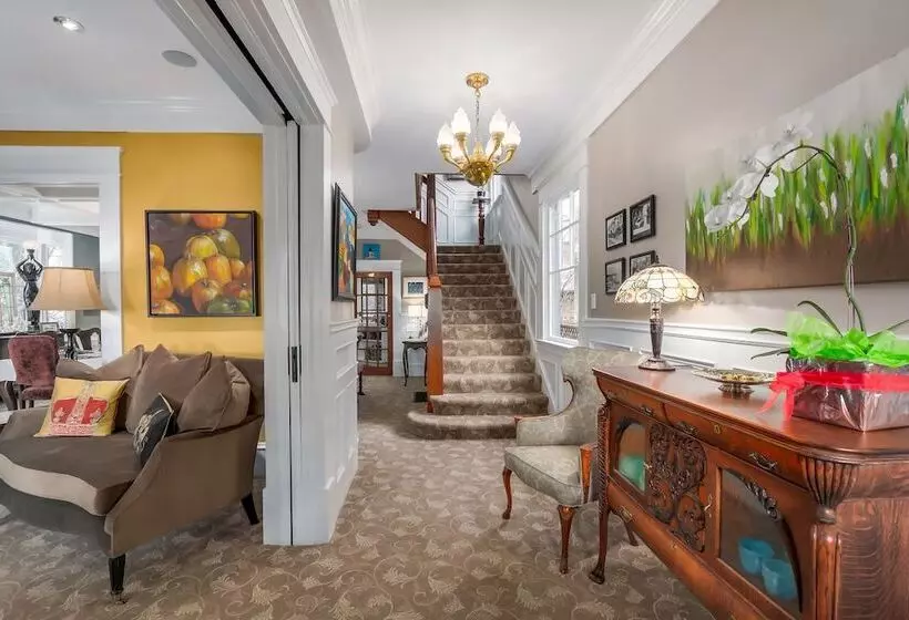 호텔 West End Guest House