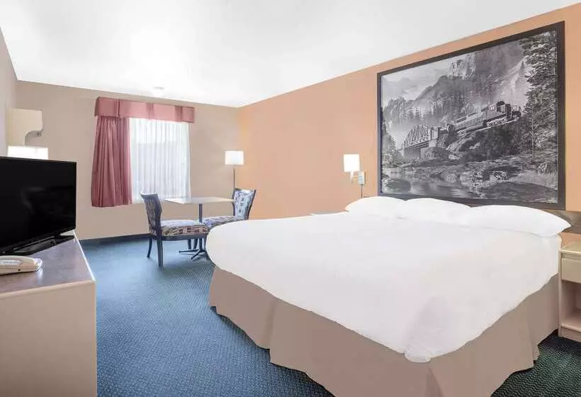 モーテル Ramada By Wyndham Cranbrook