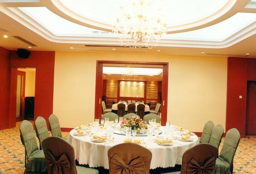 Hotel Golden Coast Lawton