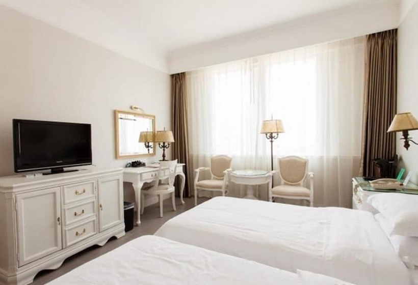 Hotel Golden Coast Lawton