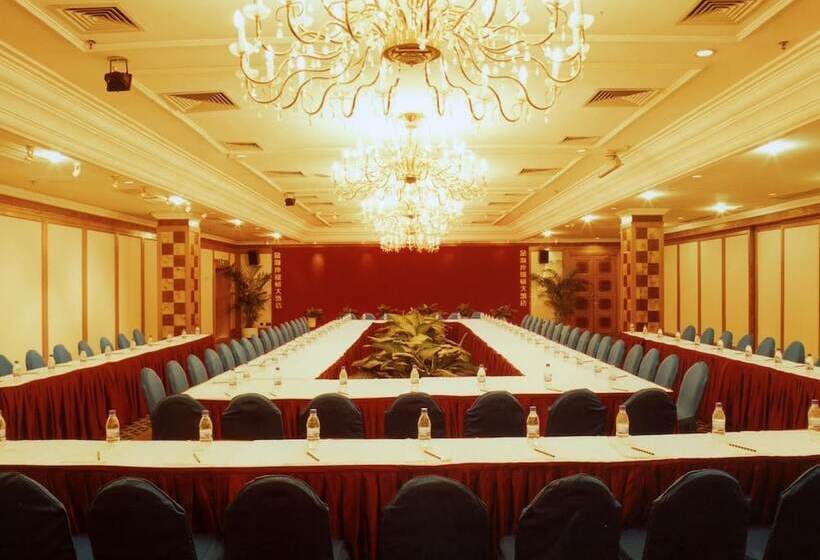 Hotel Golden Coast Lawton