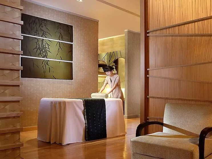 Отель Ningbo Portman Plaza