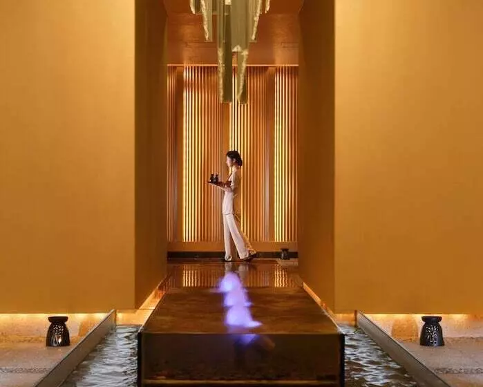 Отель Ningbo Portman Plaza