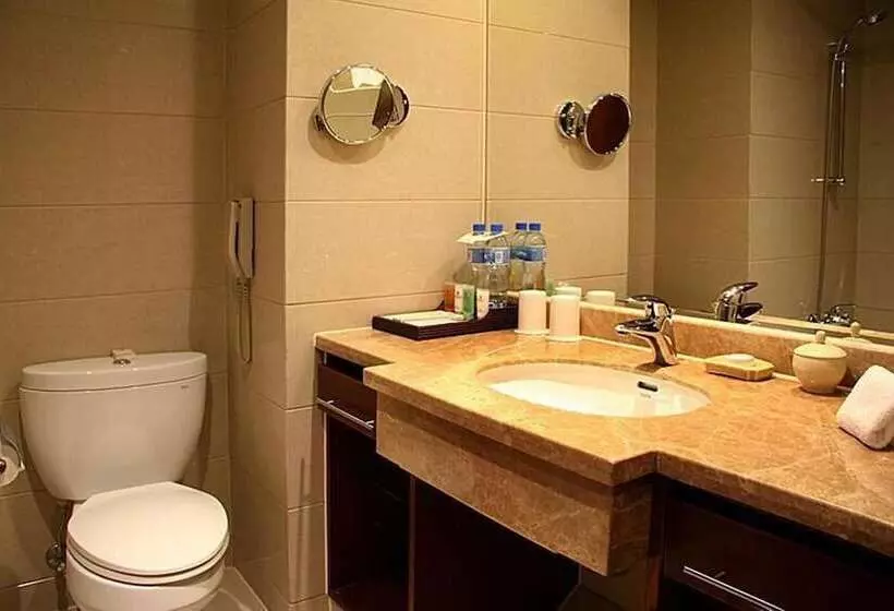 Отель Ningbo Portman Plaza