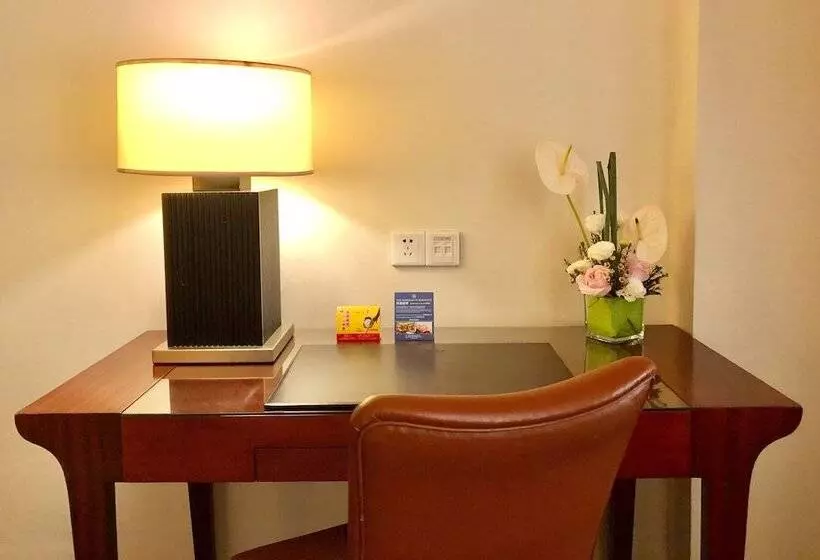 Отель Ningbo Portman Plaza