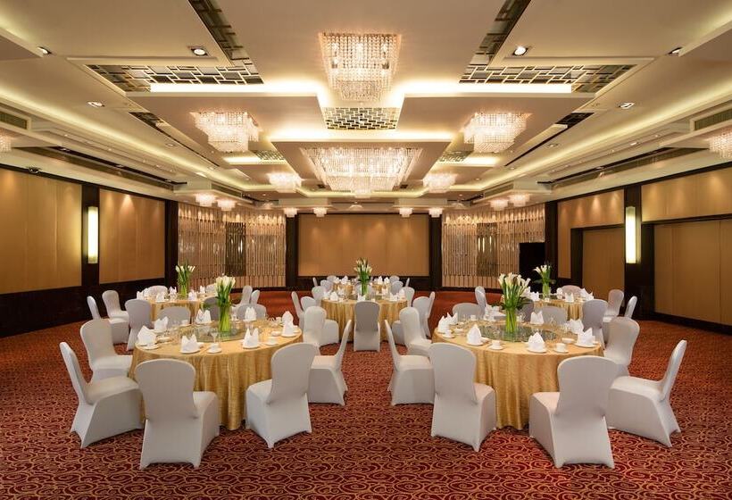 Hua Ting Hotel & Towers