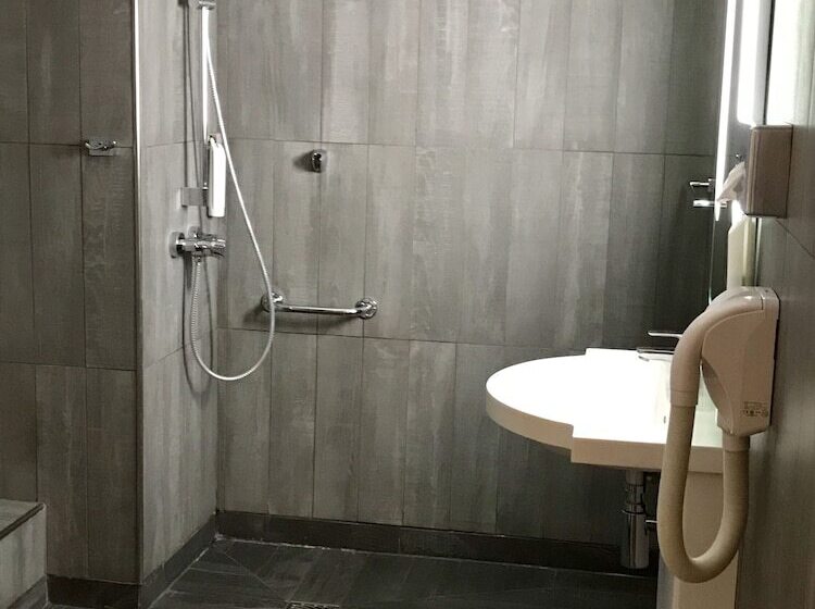 Easyhotel Nice Old Town