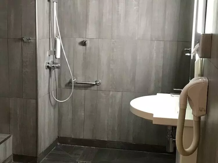 Easyhotel Nice Old Town