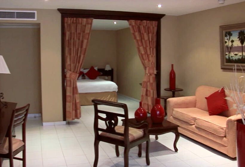 هتل Novus Plaza Hodelpa