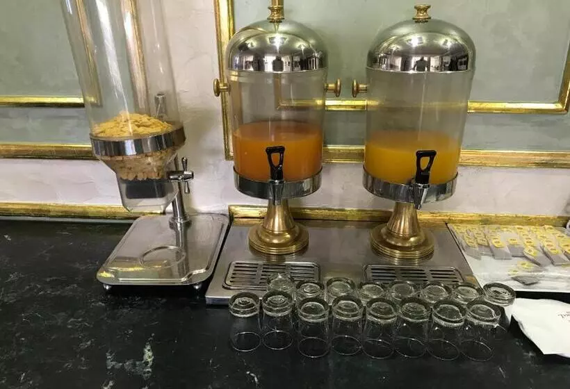 هتل Royal Marshal