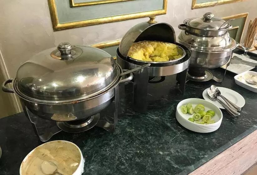 هتل Royal Marshal