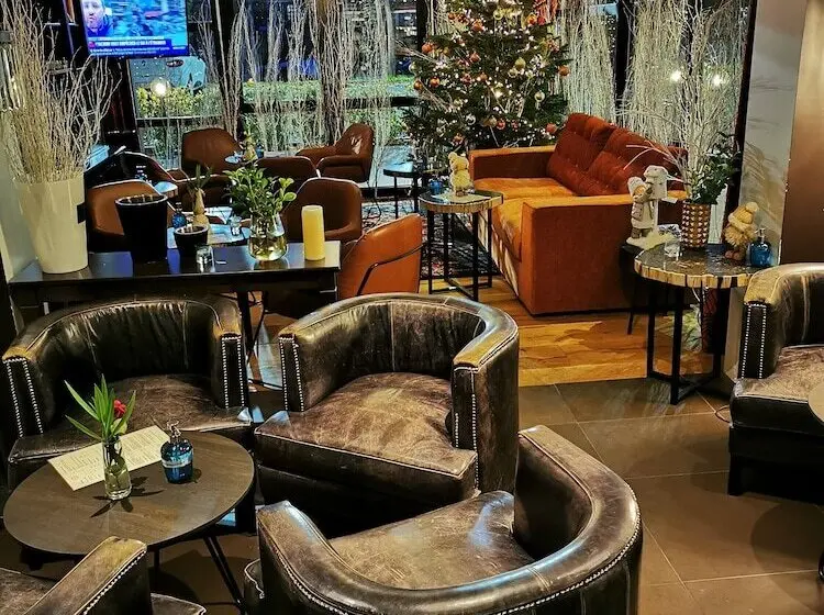 Hotelli Acadie Eragny sur Oise