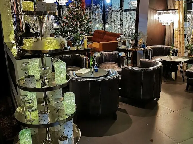 Hotelli Acadie Eragny sur Oise